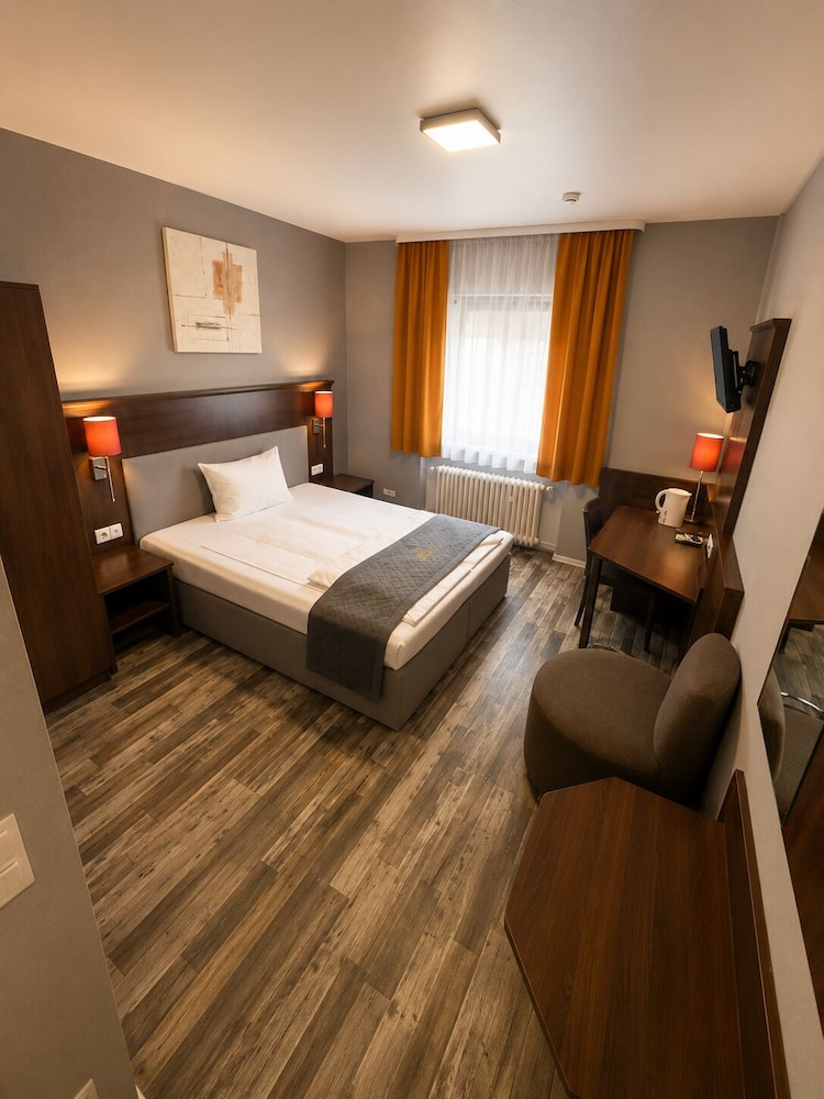 Parkhotel Lindenhof 11/40