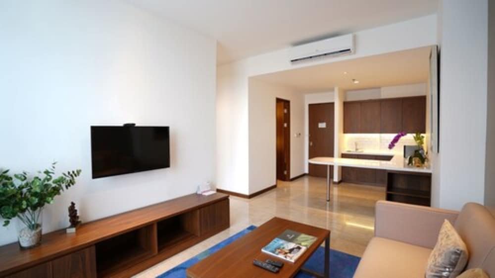 Veranda Serviced Residence @ Puri 66/74