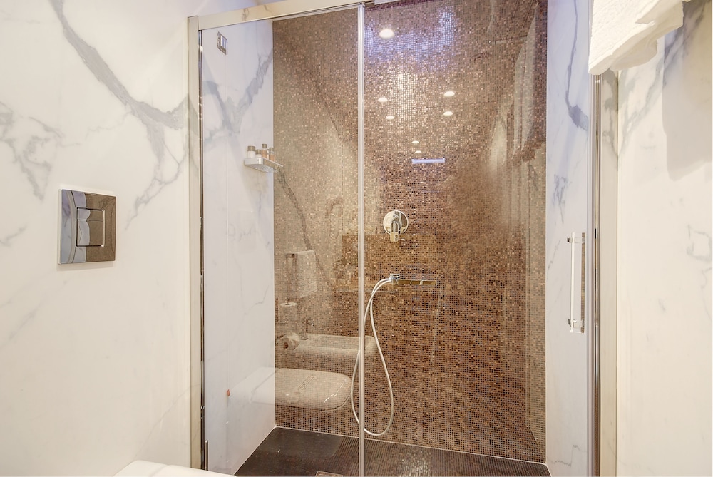 Sun Suite Luxury Pantheon 48/50