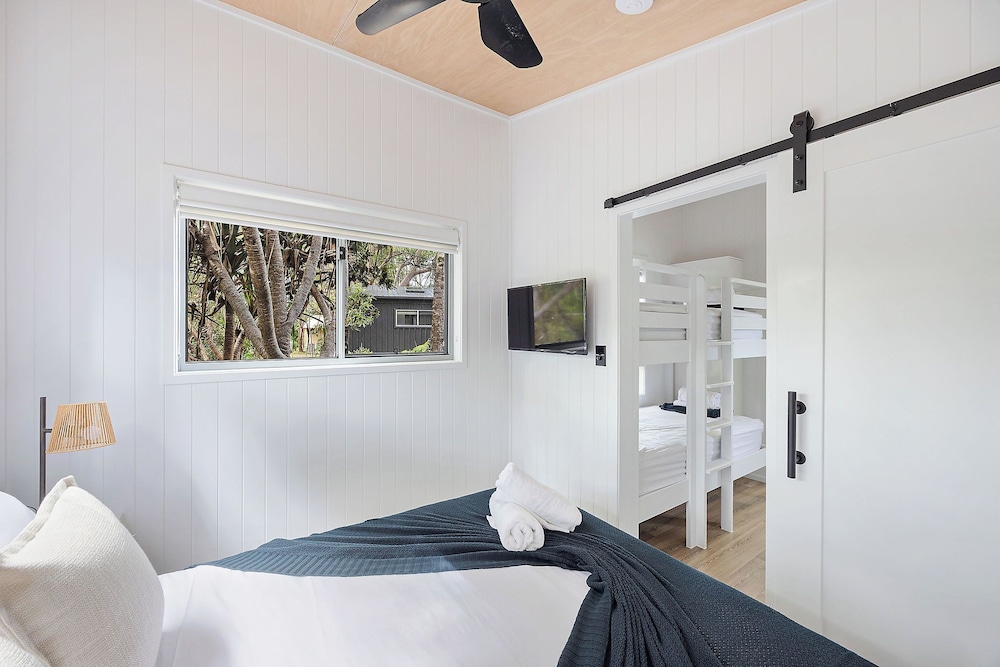 Tiny Home, 1 Queen and 1 Bunk Bed