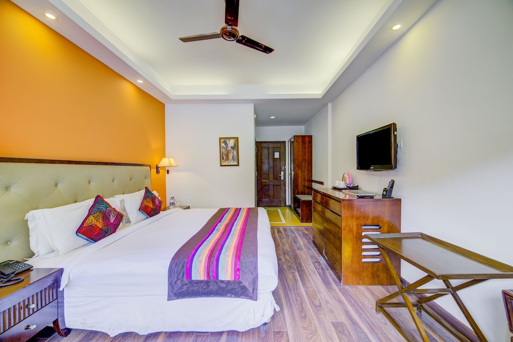 DELUXE, DOUBLE BED