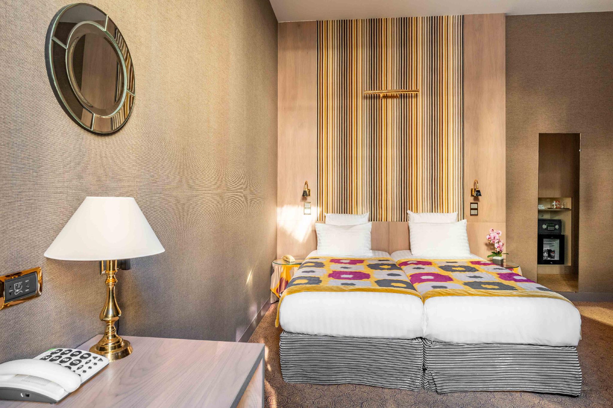 Select, Superior, Twin Beds