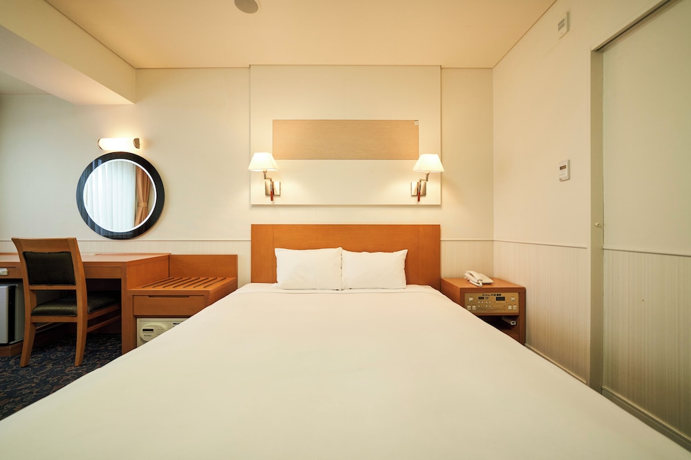 ROOM, QUEEN BED, RIVER VIEW, ANNEX