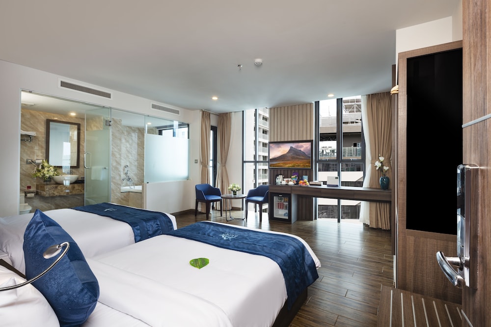 Aaron Hotel 27/69