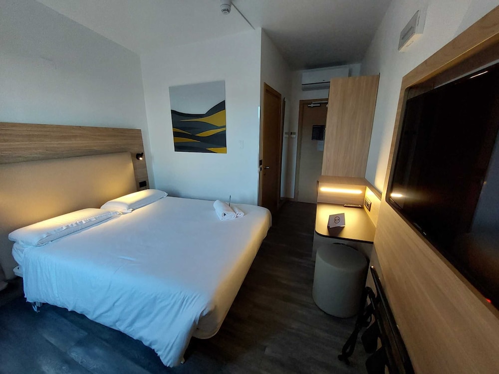 1SUP Single Room Superior