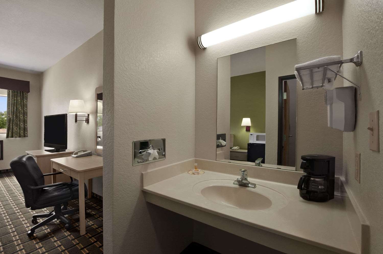 Days Inn By Wyndham Childress 20/21