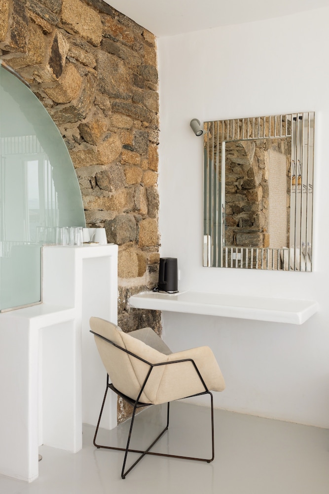 Mykonos Pantheon 42/50