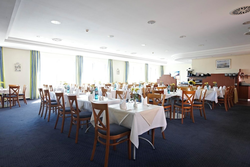 Intercityhotel Stralsund 35/47
