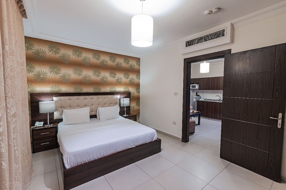 Lancaster Hotel Apartments-Gardens 17/47