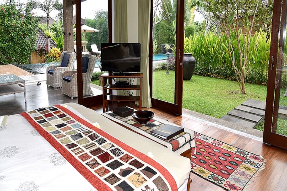 Villa Nirvana 5/81