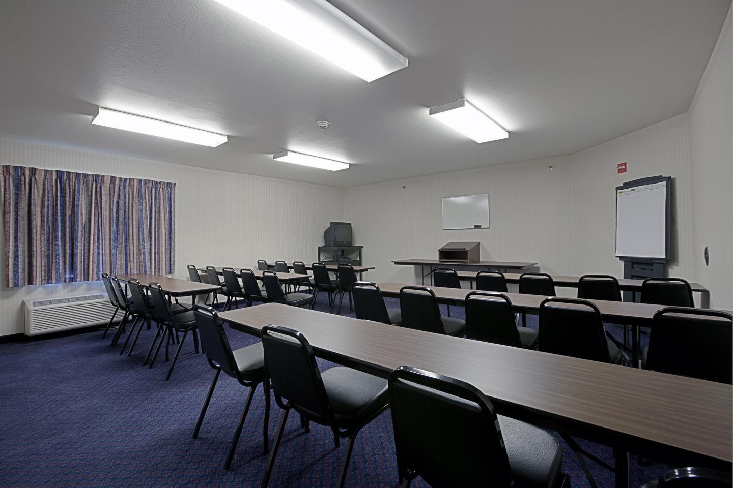 Americas Best Value Inn Suites Racine 25/27