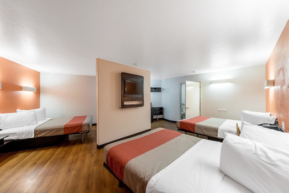 Motel6 Seguin, TX 23/53