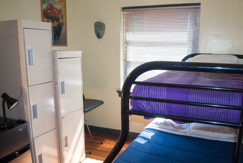 Ocean Island Inn Backpackers Suites Hostel 20/79