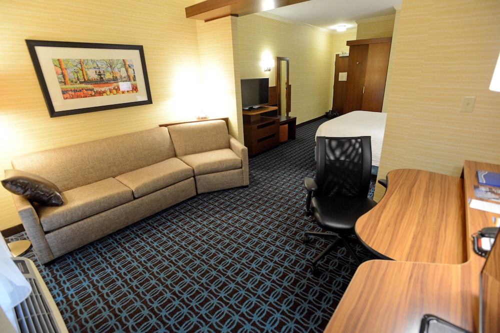 Fairfield Inn And Suites Bowling Green 17/46