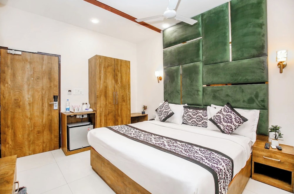 Hotel Karan Residency 27/50