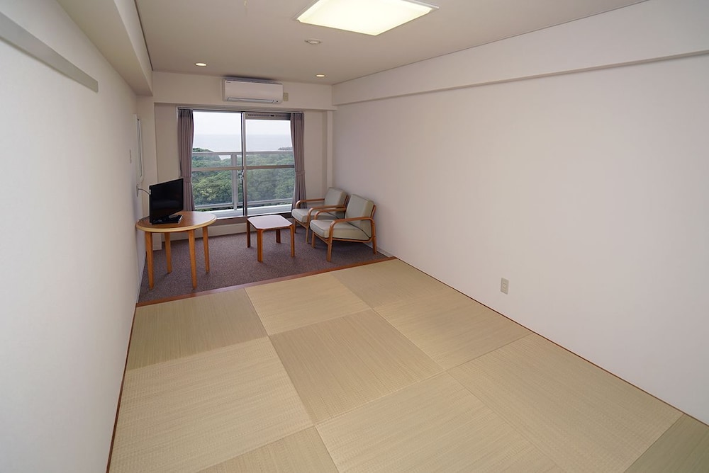 Tobi Hostel And Apartments 8/23