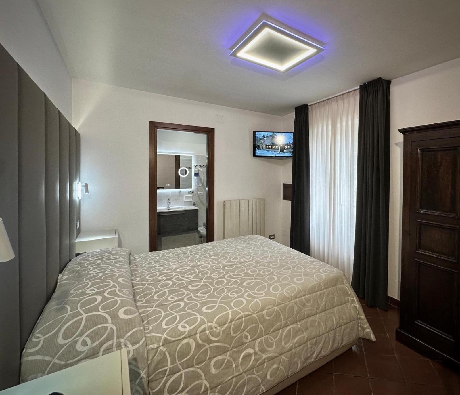 Standard, Double or Twin Bed, Balcony