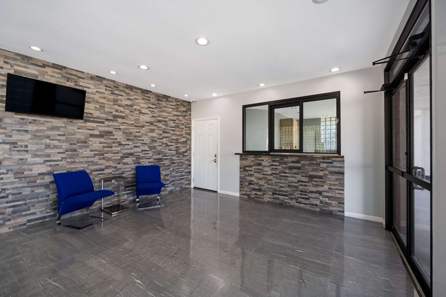 Surestay Hotel By Best Western Spring North Houston 13/22