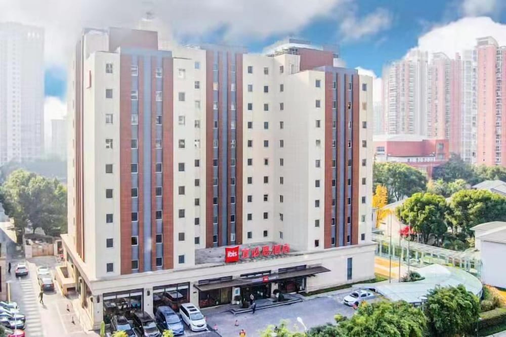 IBIS SHANGHAI LIANYANG 1/44