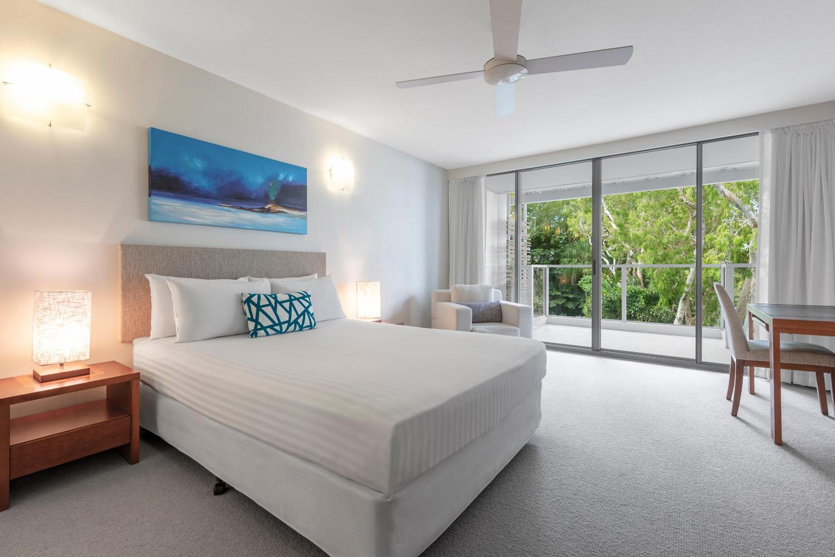 3 Bedrooms, Apartment
