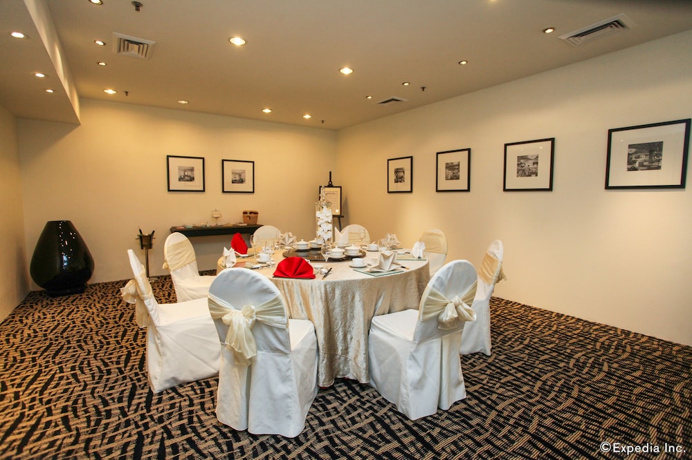York Hotel Singapore 44/50