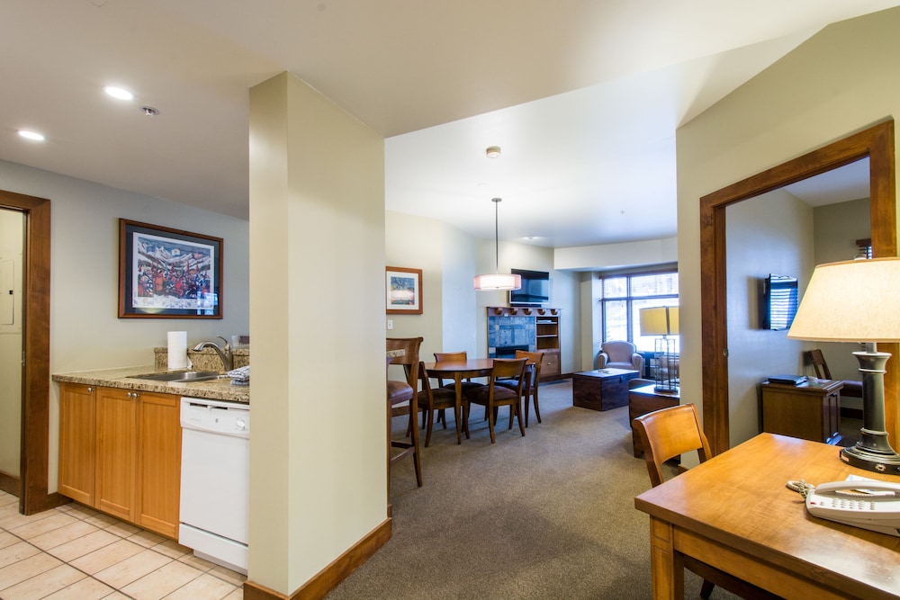 Sundial Lodge by All Seasons Resort Lodging 36/50