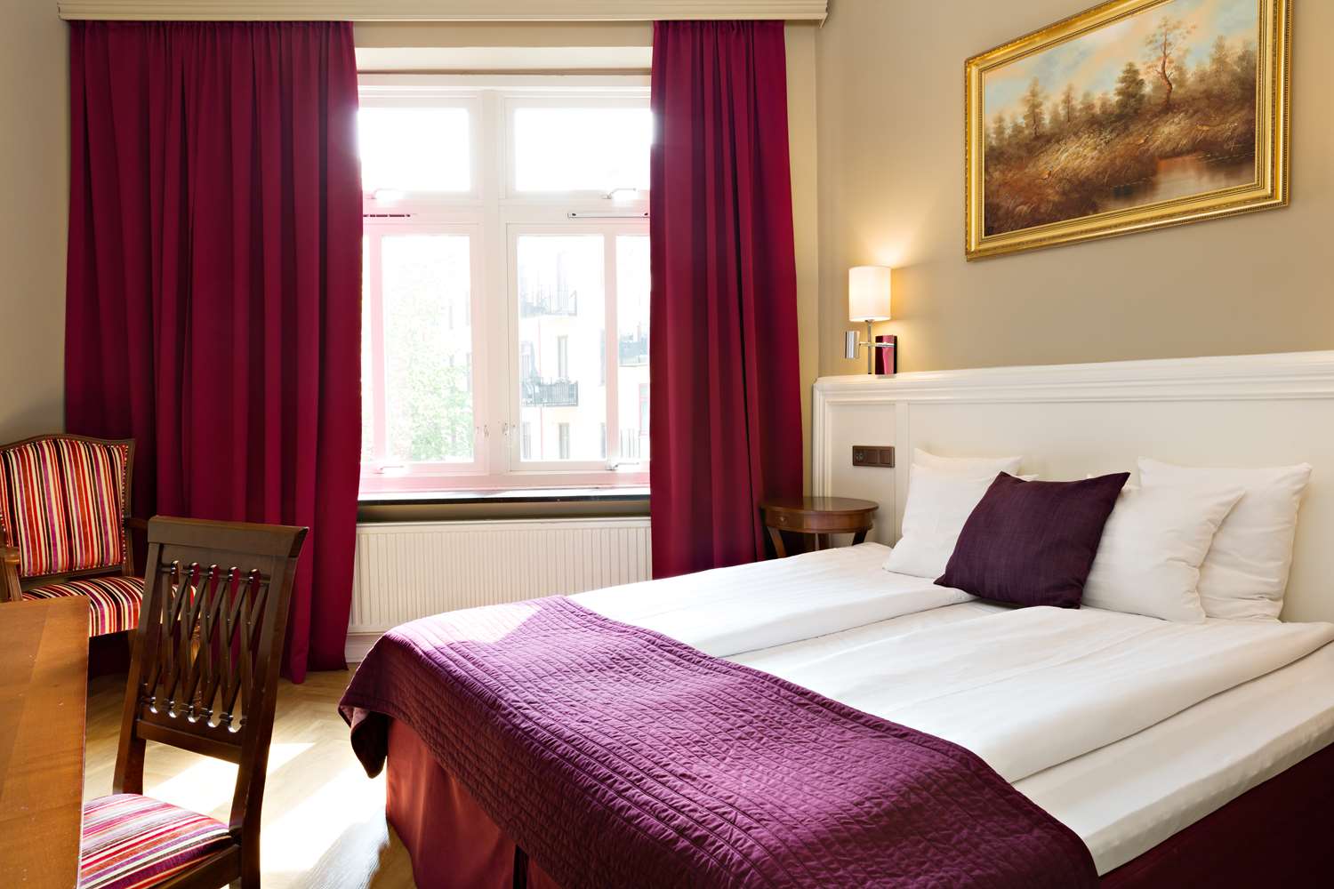 Super, Double Bed