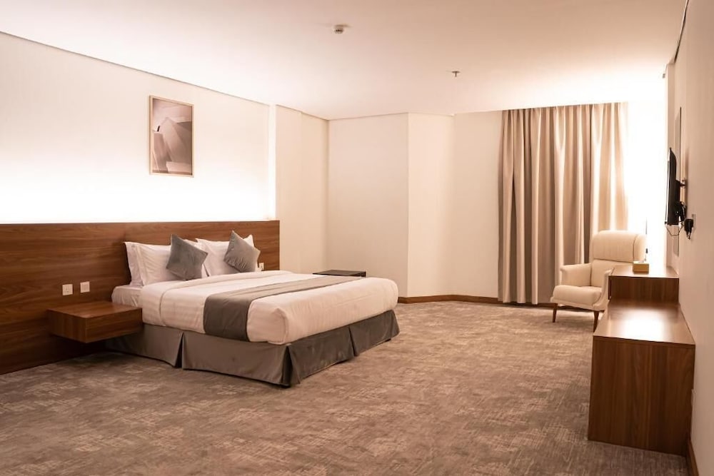 Kara Hotel 12/30
