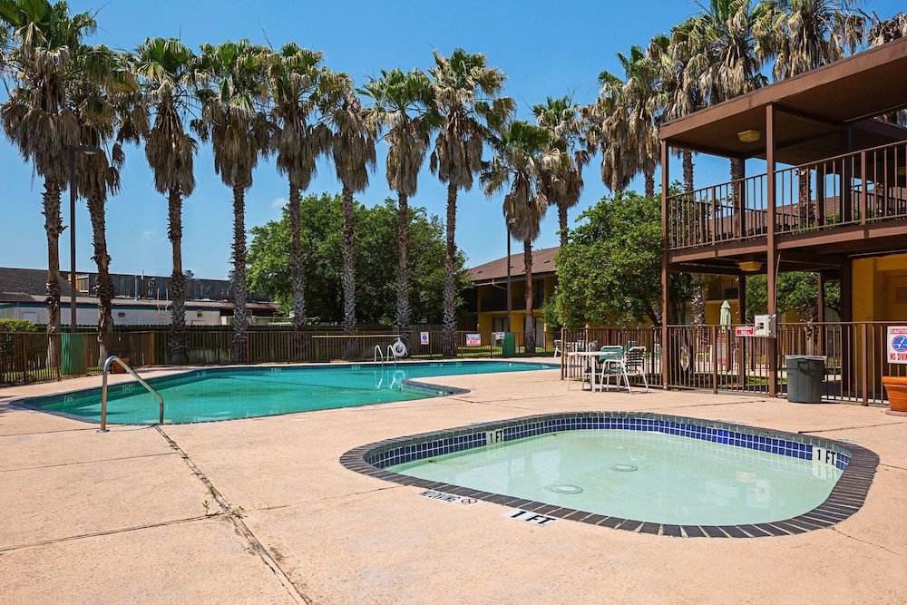 Quality Inn & Suites NRG Park - Medical Center 32/61