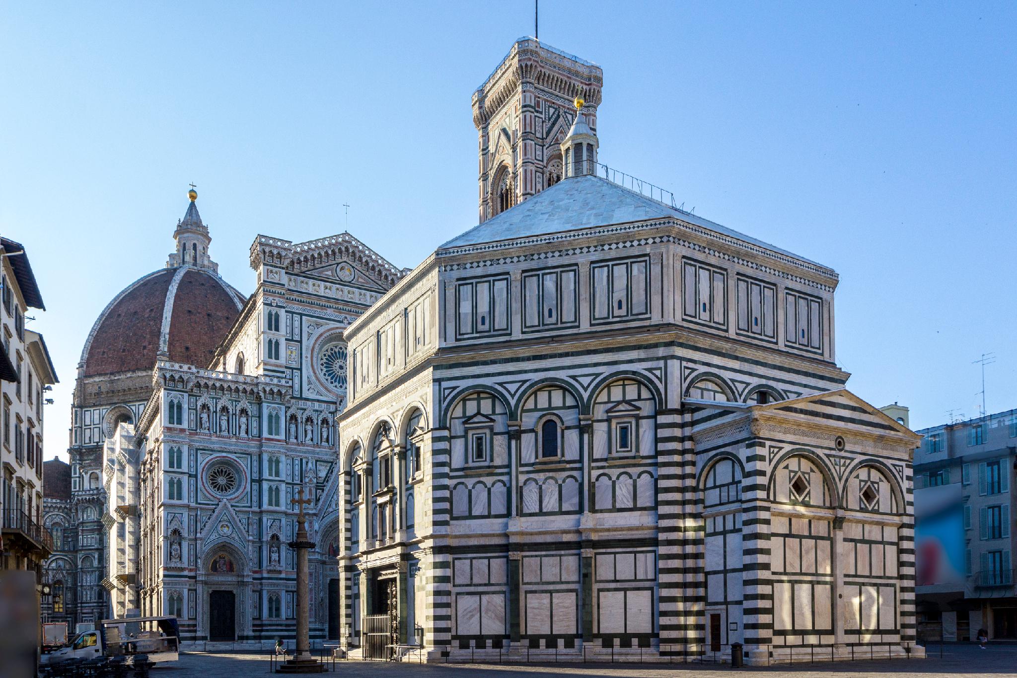 A Few Steps to The Duomo Beautiful 2BD Apt 11/50