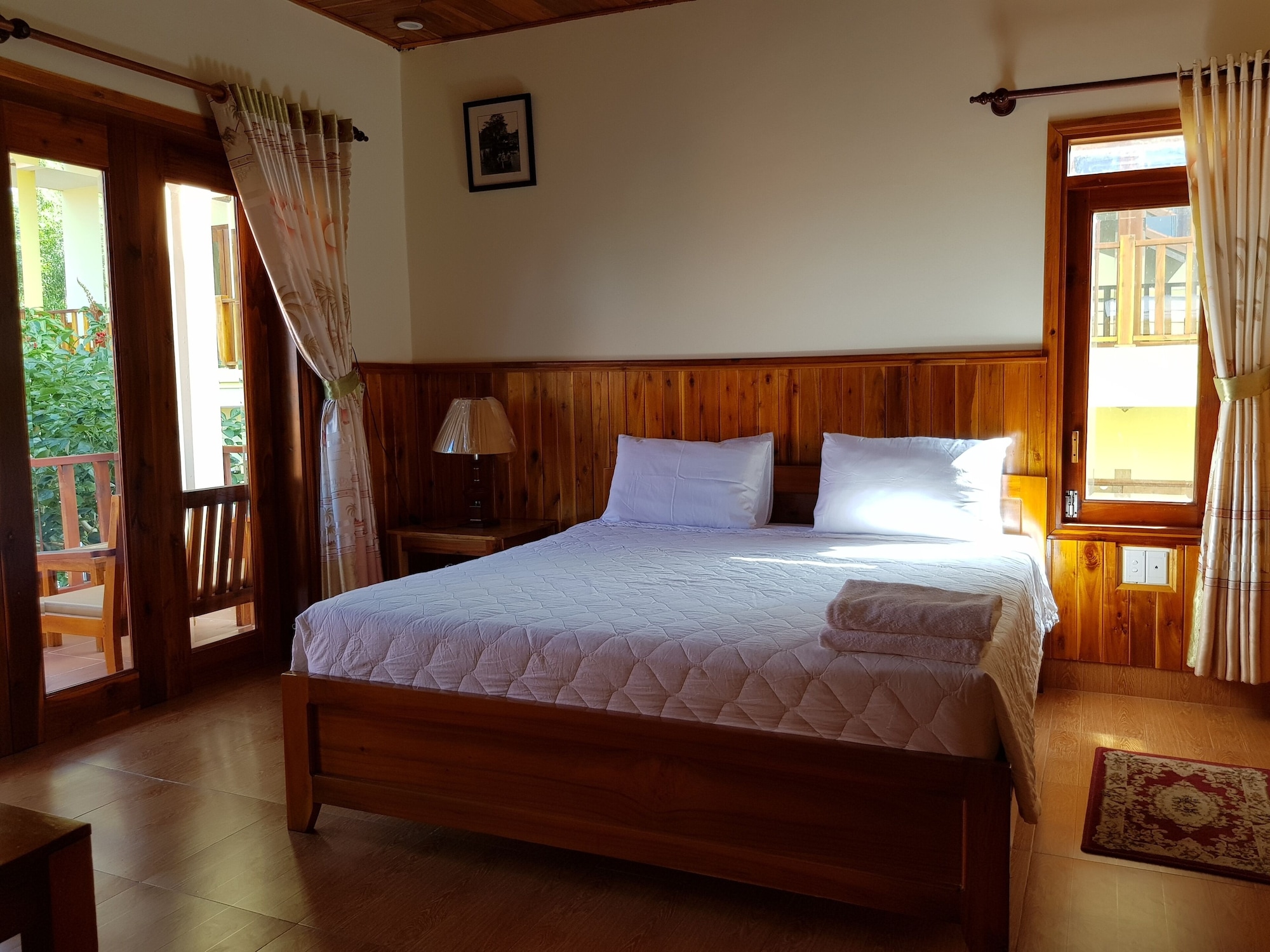 DELUXE, DOUBLE BED, SEA VIEW