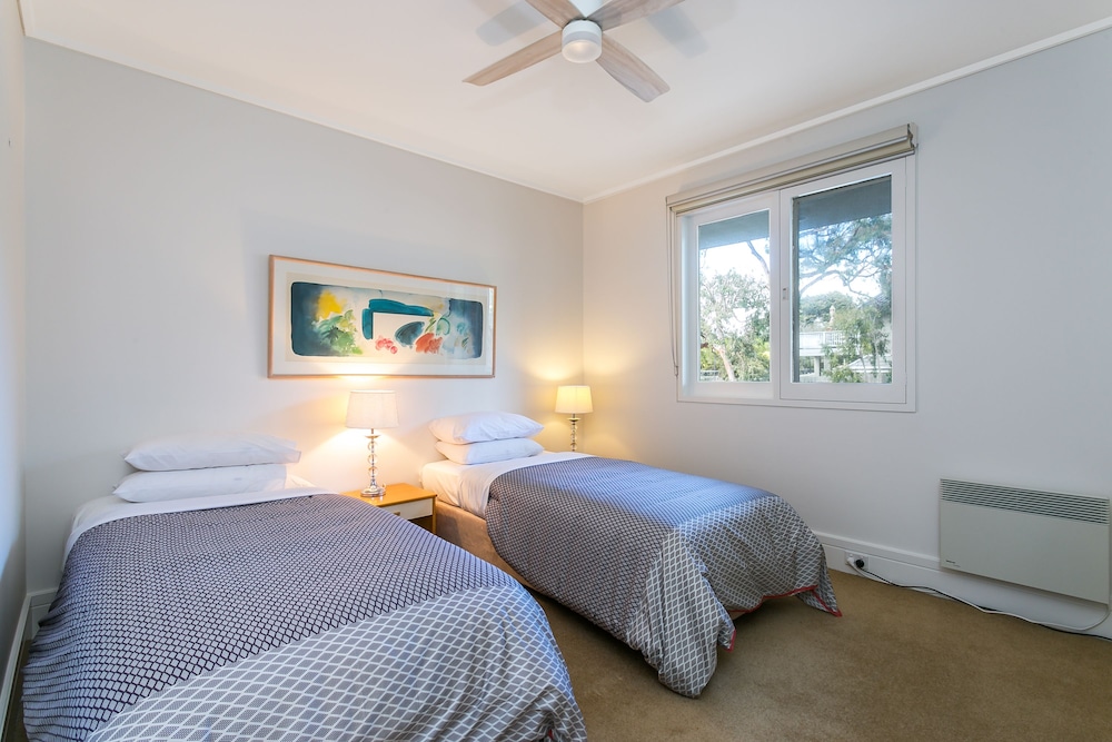 PORTSEA VILLAGE RESORT 14/69