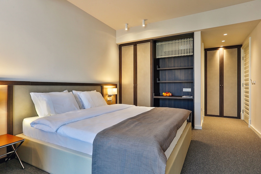 Bono Hotel 25/61