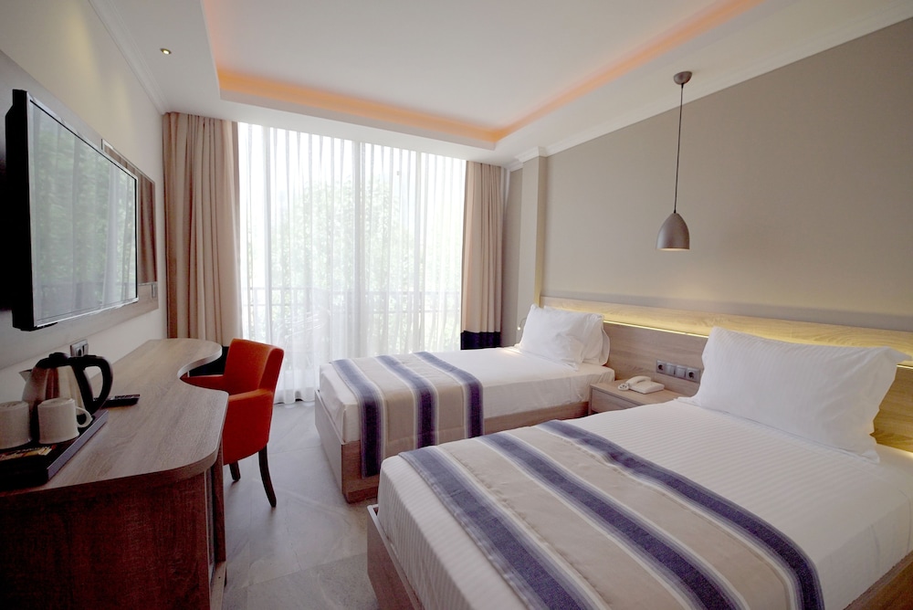 STANDARD, DOUBLE OR TWIN BED