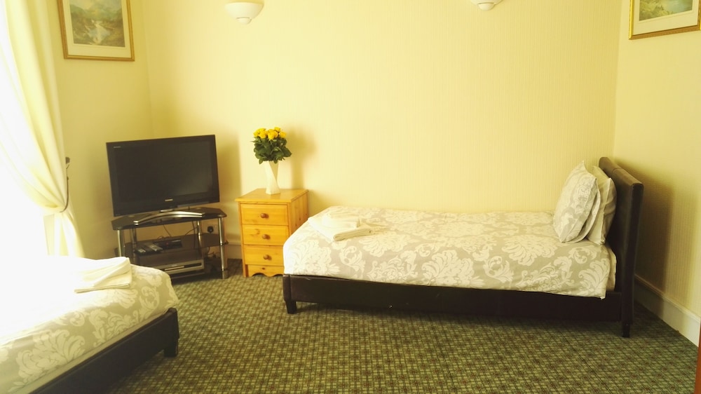 Victoria Hotel 24/47