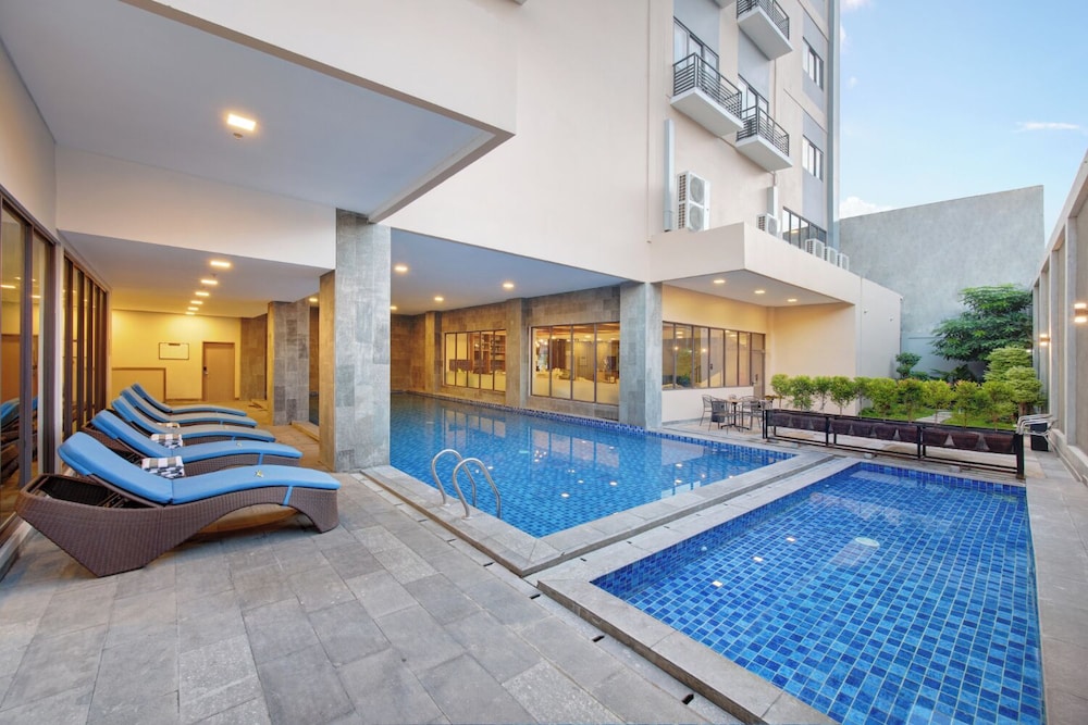 Aston Palu Hotel and Conference Center 29/47