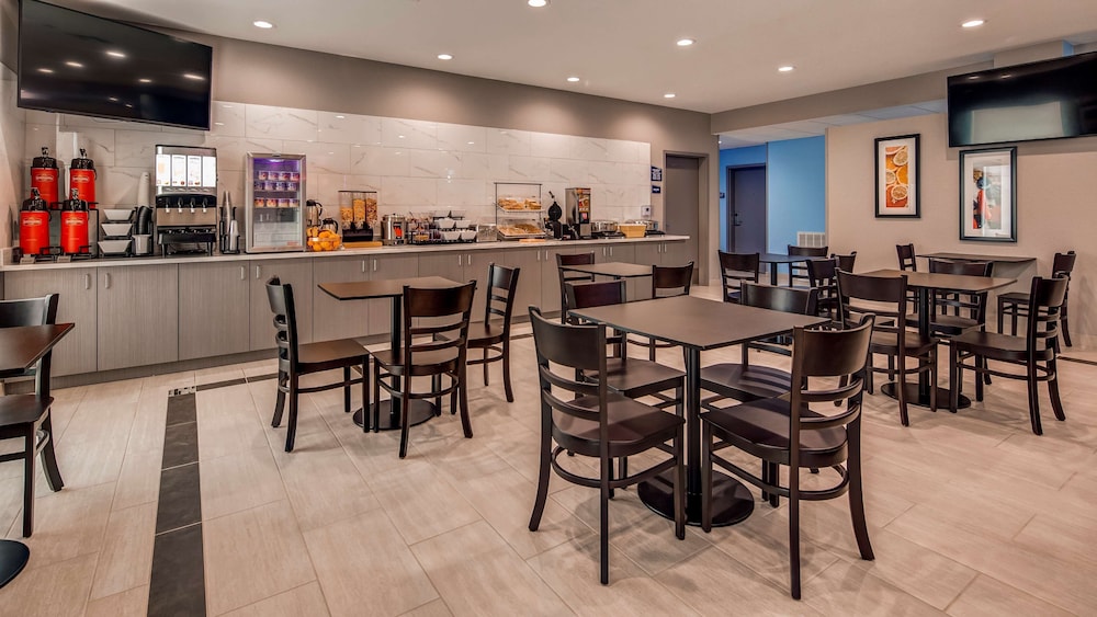 Surestay Plus Hotel By Best Western Humble 22/33