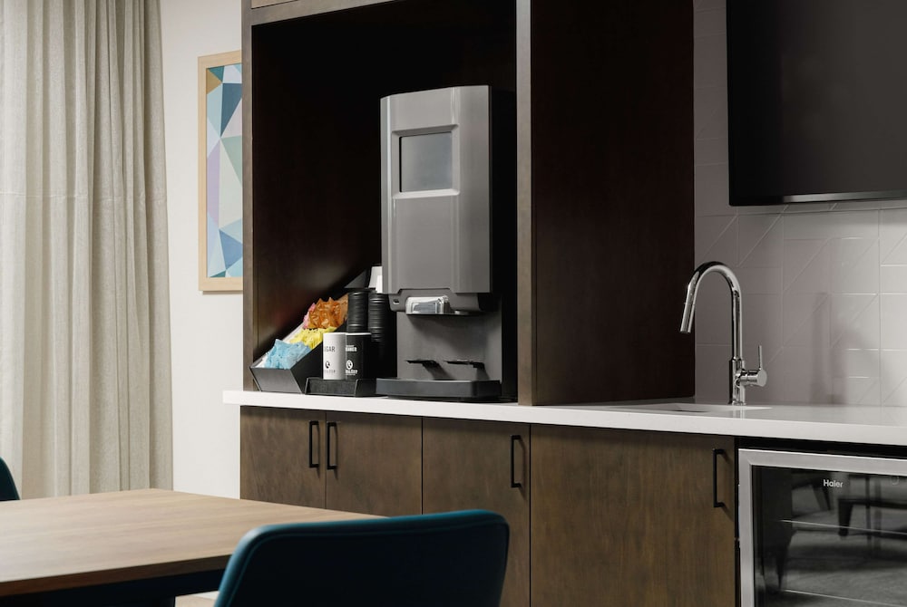 WaterWalk Extended Stay by Wyndham Huntsville 50/50