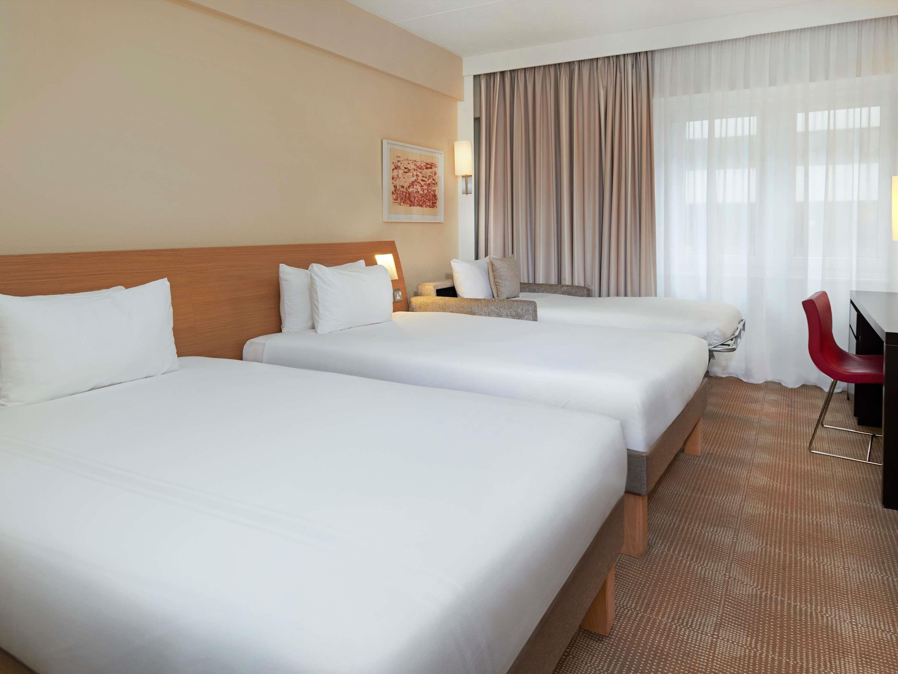 SUPERIOR, TWIN BEDS, SOFA