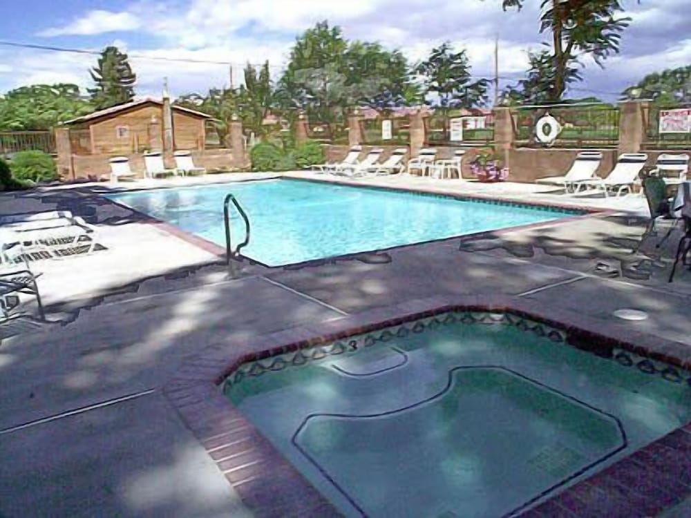 Austin\'s Chuckwagon Motel 22/41