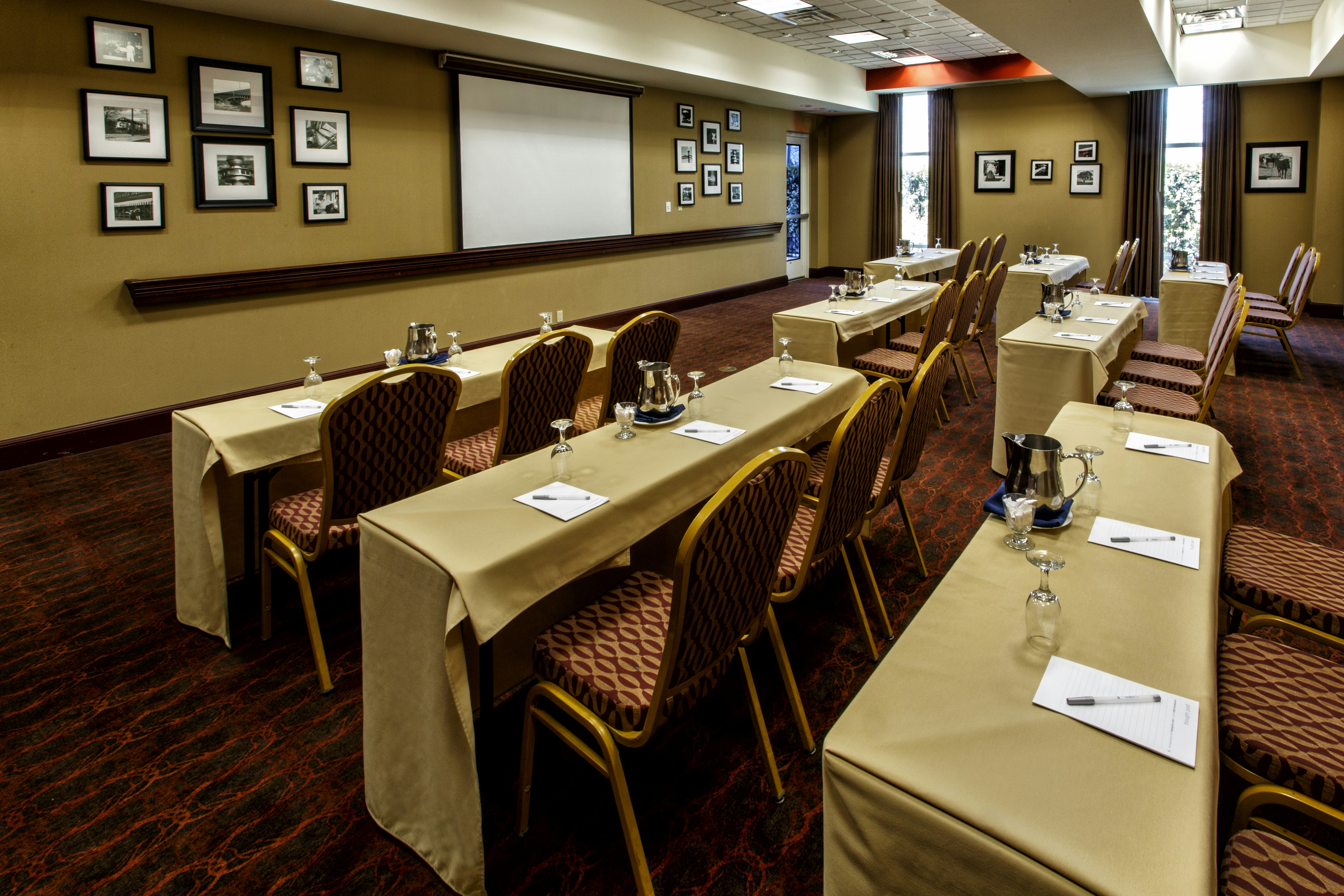 Hampton Inn And Suites Staten Island 38/41