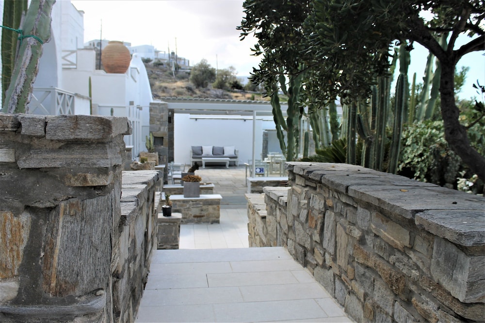 Parian Lithos 43/49