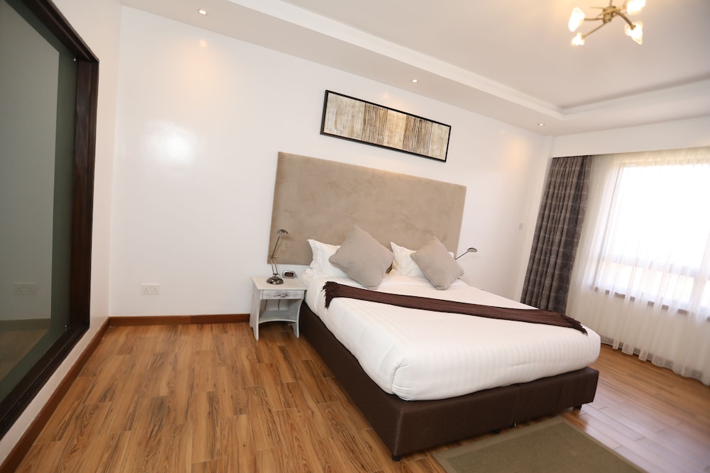 Bidwood Suite Hotel 12/50