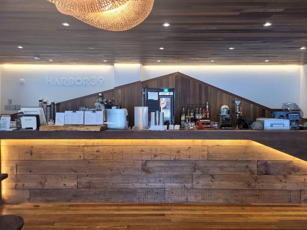 Cheonjiyeon Crystal Hotel 73/80