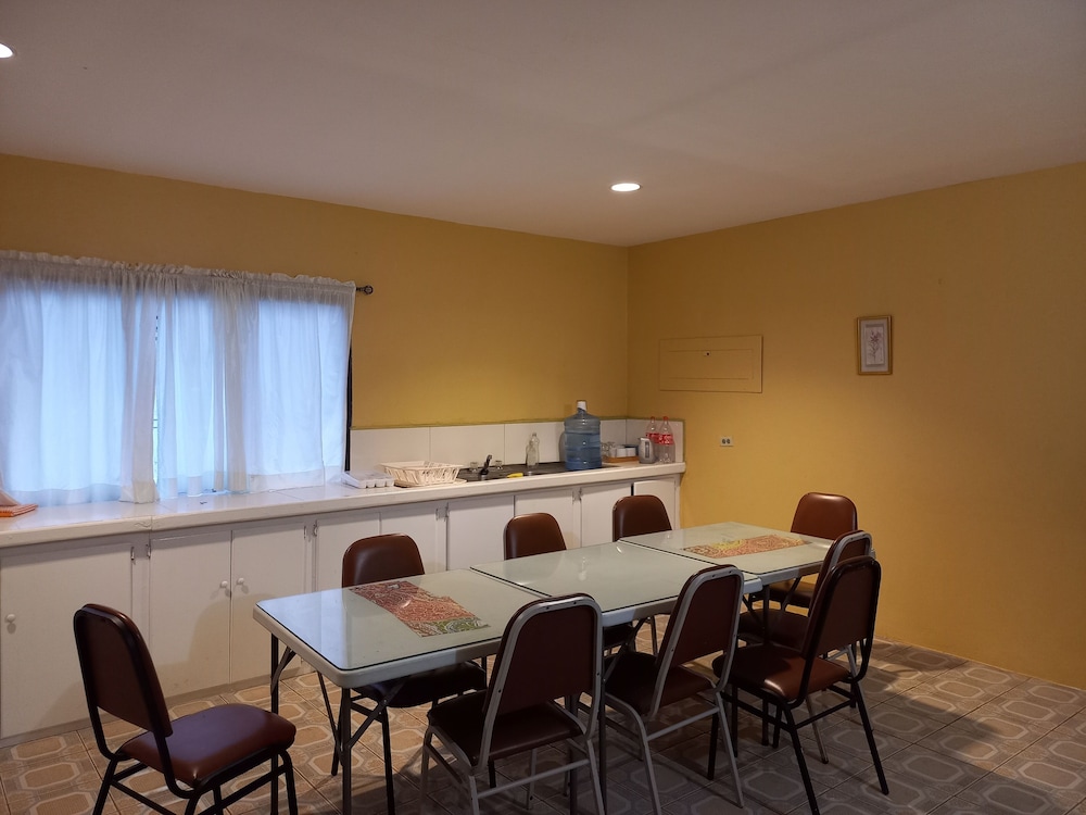 Shalom Guest House 15/19