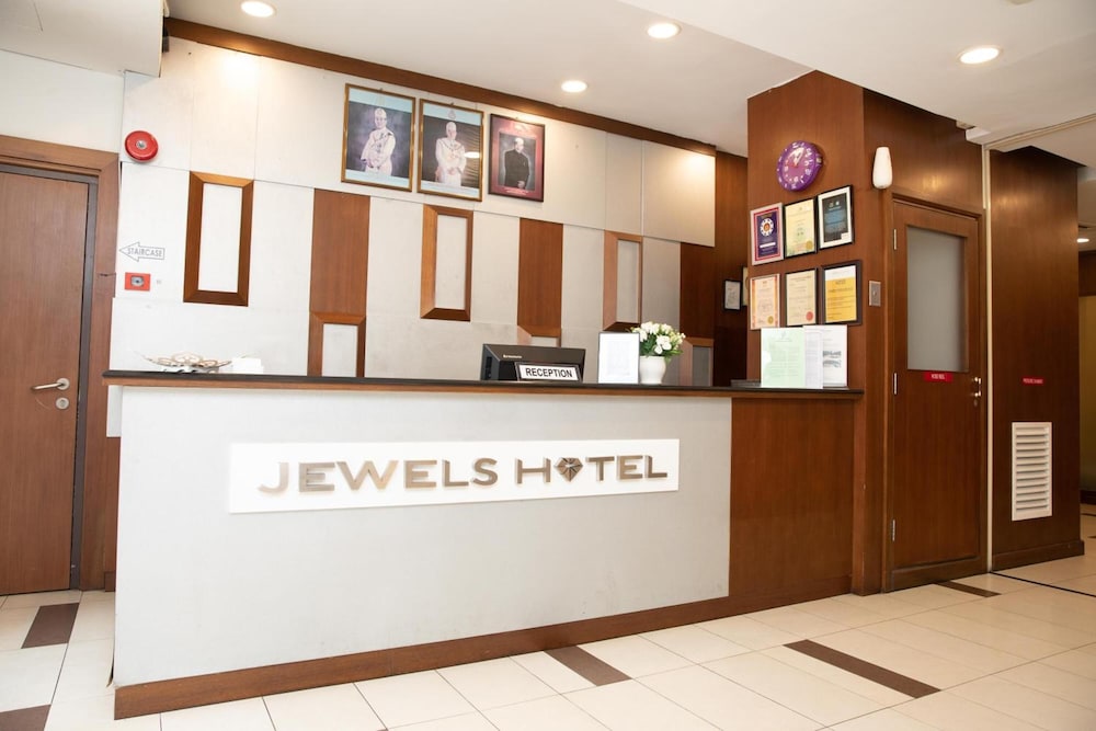 Jewels Hotel 7/46