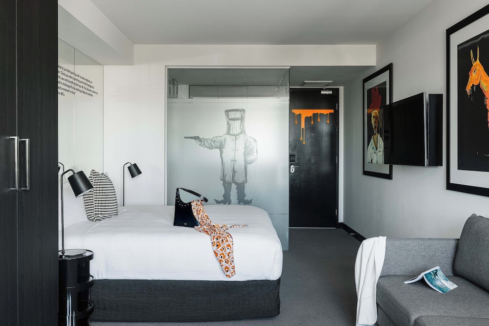 The Cullen Melbourne - Art Series 18/56