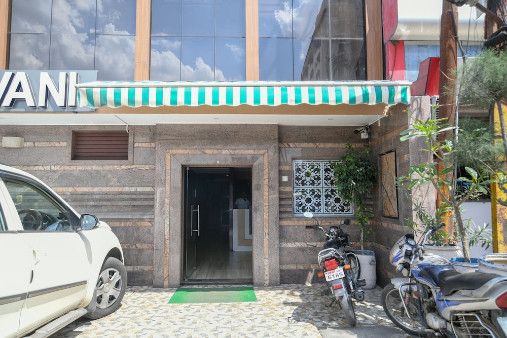 Treebo Shivani 38/46