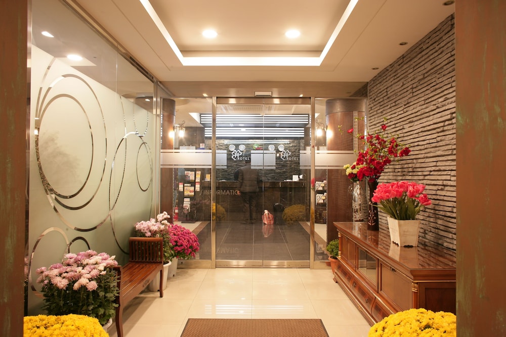 Hill House Hotel 36/42