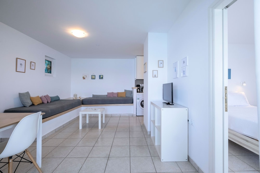 MELI APARTMENTS & VILLAS 22/50